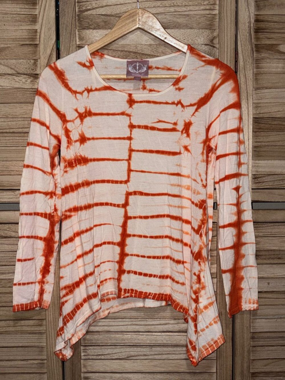 Romeo + Juliet Couture Orange Cream Striped Tie-Dye Handkerchief Hem Top | M